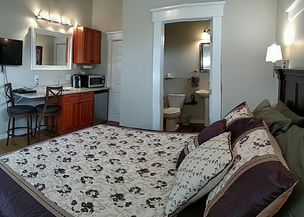 Friday Harbor Grand Bed & Breakfast Bilik gambar
